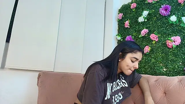 natalia aguirre1 online show from September 24, 12:19 pm