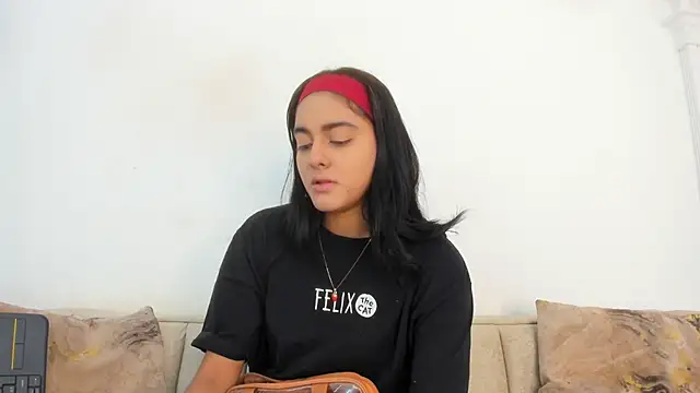 natalia aguirre1 online show from October 14, 12:28 pm