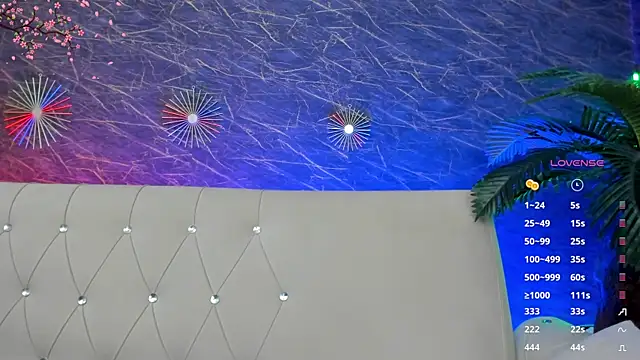moona ray online show from May 31, 6:42 pm