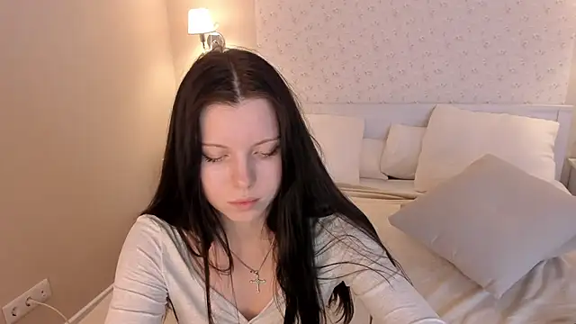 Sandra  Cute online show from December 11, 2:09 am