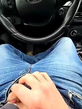 Titanhoott online show from January 8, 9:42 am