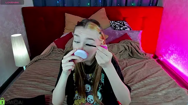 Lesi Moonie01 online show from September 22, 7:10 am