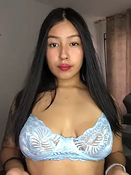 EmmaRossem online show from April 1, 7:33 pm