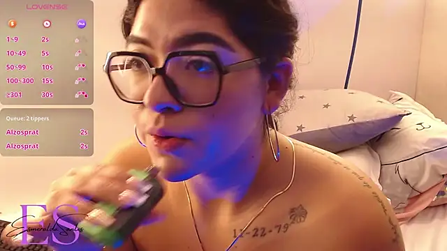 Snapshot of EsmeraldaSantoss chatting on December 30, 6:42 am EsmeraldaSantoss online show from December 30, 6:42 am