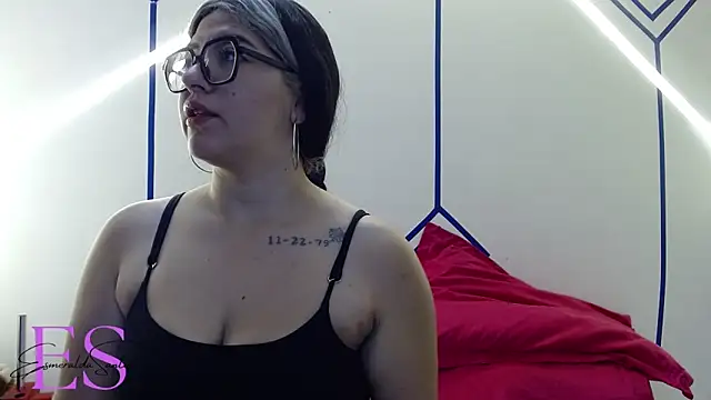 Snapshot of EsmeraldaSantoss chatting on February 12, 12:33 pm EsmeraldaSantoss online show from February 12, 12:33 pm
