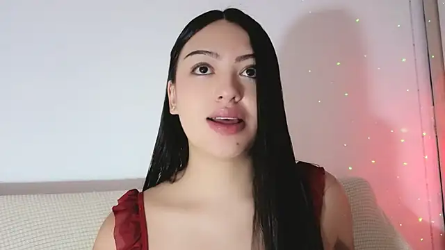 Snapshot of Sweet-Sophiee chatting on July 6, 1:35 am Sweet-Sophiee online show from July 6, 1:35 am