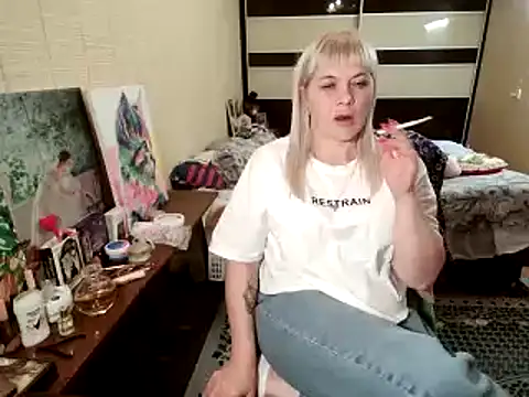 Snapshot of Lia_Laguna77 chatting on July 4, 11:22 pm Lia Laguna77 online show from July 4, 11:22 pm