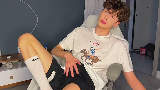 alyx garden online show from December 26, 12:59 pm