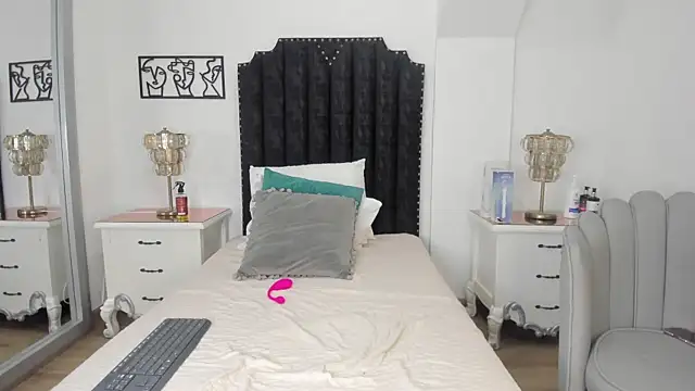  chloe adams online show from November 15, 3:15 am