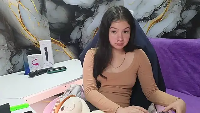 lilimini032 online show from February 16, 8:27 pm