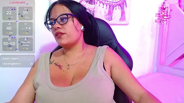 Snapshot of violletha chatting on April 1, 12:39 pm violletha online show from April 1, 12:39 pm
