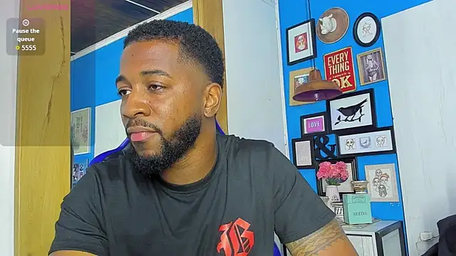 Snapshot of Drake_Nassir4 chatting on October 9, 9:46 pm Drake Nassir4 online show from October 9, 9:46 pm