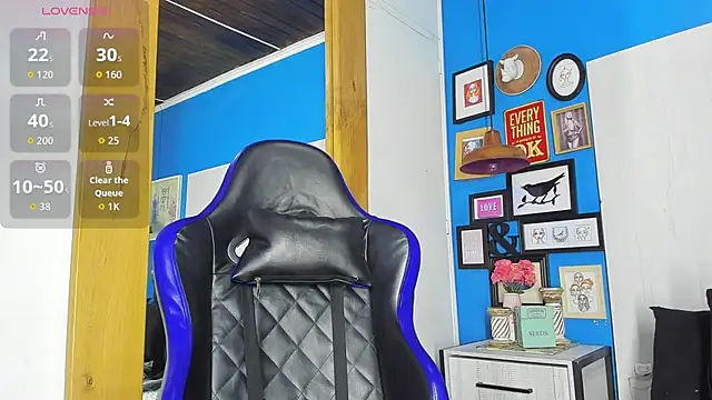 Snapshot of Drake_Nassir4 chatting on October 14, 9:04 pm Drake Nassir4 online show from October 14, 9:04 pm