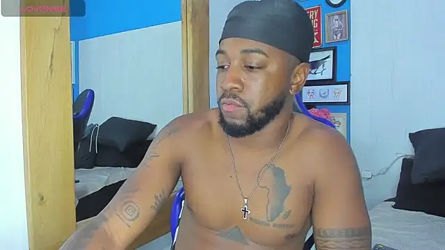 Snapshot of Drake_Nassir4 chatting on October 29, 3:58 pm Drake Nassir4 online show from October 29, 3:58 pm