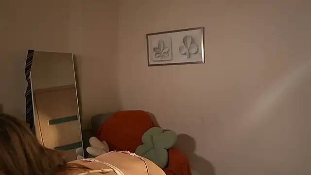 Snapshot of EnchantedIvy chatting on March 15, 8:37 pm EnchantedIvy online show from March 15, 8:37 pm