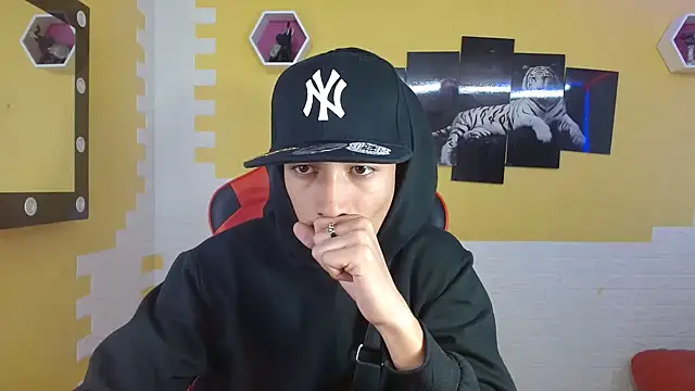 jose sexycumm online show from March 10, 6:45 pm