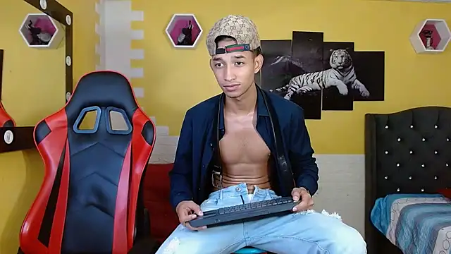 jose sexycumm online show from October 2, 10:39 pm