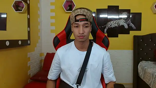 jose sexycumm online show from October 11, 7:45 pm