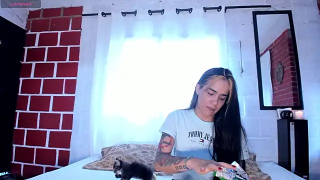 Kimandyuk online show from November 14, 7:45 pm