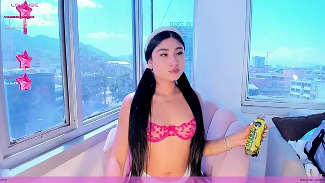 Snapshot of Megan_Lim chatting on December 11, 4:31 pm Megan Lim online show from December 11, 4:31 pm