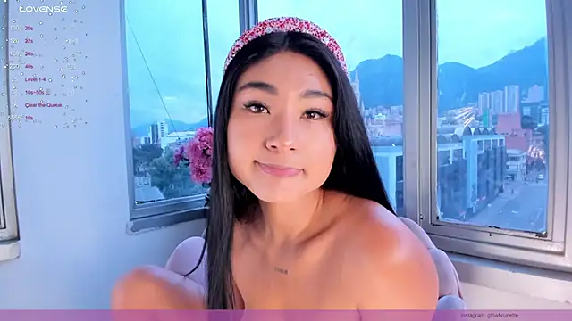 Snapshot of Megan_Lim chatting on December 17, 1:27 pm Megan Lim online show from December 17, 1:27 pm