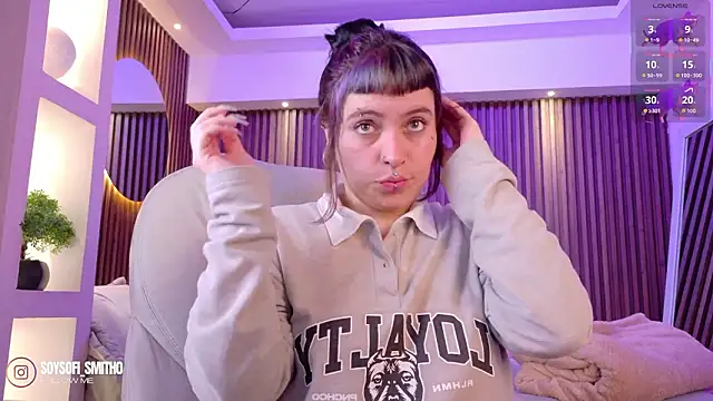 Snapshot of Lucy_Smith2 chatting on March 5, 3:57 am Lucy Smith2 online show from March 5, 3:57 am