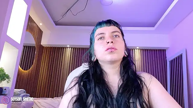 Snapshot of Lucy_Smith2 chatting on March 21, 3:55 am Lucy Smith2 online show from March 21, 3:55 am