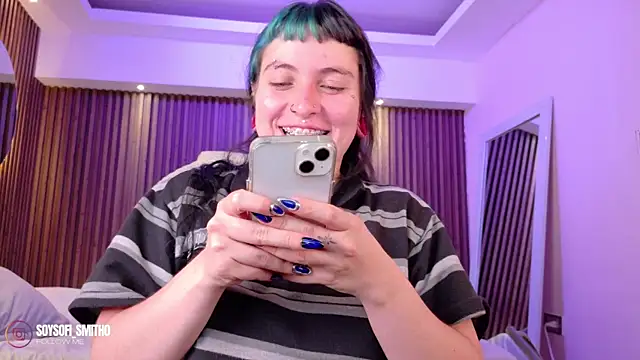 Snapshot of Lucy_Smith2 chatting on March 27, 4:18 am Lucy Smith2 online show from March 27, 4:18 am