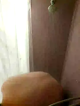 Snapshot of Boo-boo_kittyfux chatting on December 17, 6:24 am Boo-boo kittyfux online show from December 17, 6:24 am