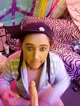 Snapshot of Boo-boo_kittyfux chatting on December 27, 3:37 pm Boo-boo kittyfux online show from December 27, 3:37 pm