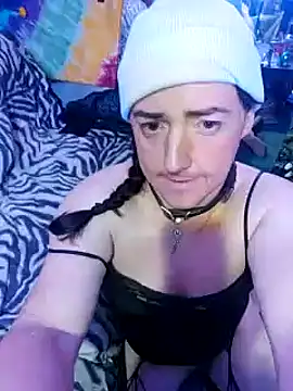 Snapshot of Boo-boo_kittyfux chatting on January 15, 1:09 pm Boo-boo kittyfux online show from January 15, 1:09 pm