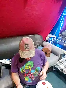 Snapshot of Boo-boo_kittyfux chatting on September 27, 8:19 am Boo-boo kittyfux online show from September 27, 8:19 am