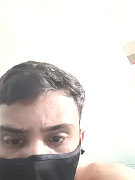 Snapshot of Mr_joh chatting on November 11, 5:07 am Mr joh online show from November 11, 5:07 am