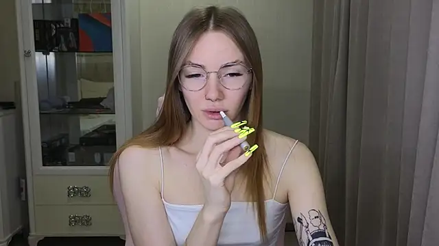 Snapshot of littlevildevil chatting on December 11, 11:19 am littlevildevil online show from December 11, 11:19 am