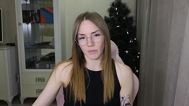 Snapshot of littlevildevil chatting on December 12, 2:22 pm littlevildevil online show from December 12, 2:22 pm