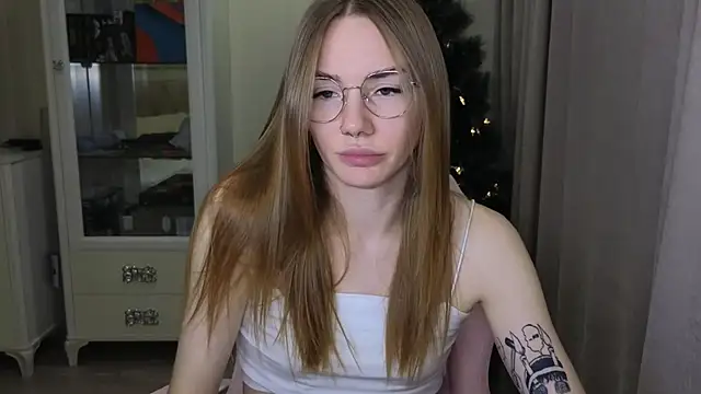 Snapshot of littlevildevil chatting on December 13, 12:06 pm littlevildevil online show from December 13, 12:06 pm