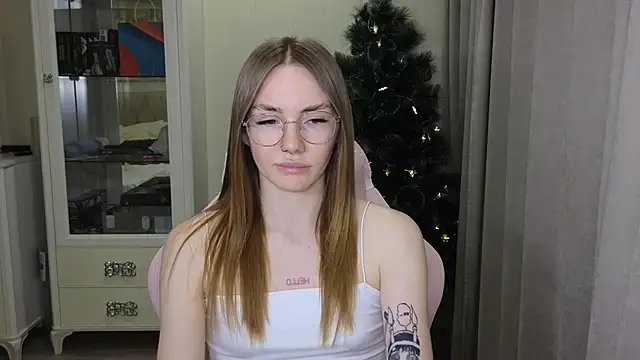 Snapshot of littlevildevil chatting on December 13, 3:11 pm littlevildevil online show from December 13, 3:11 pm