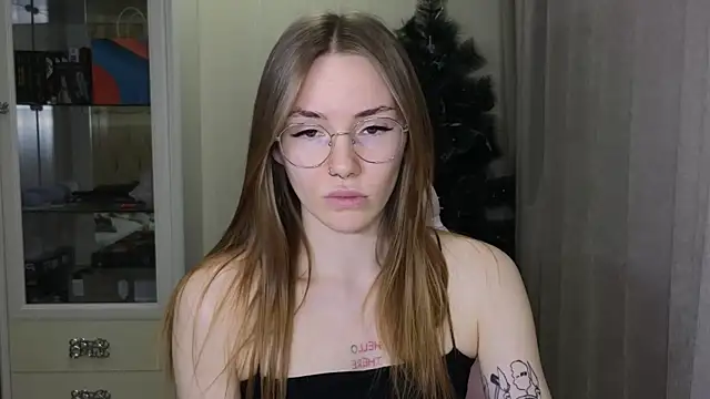 Snapshot of littlevildevil chatting on December 20, 2:49 pm littlevildevil online show from December 20, 2:49 pm