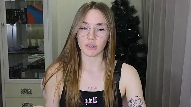 Snapshot of littlevildevil chatting on December 23, 3:12 pm littlevildevil online show from December 23, 3:12 pm