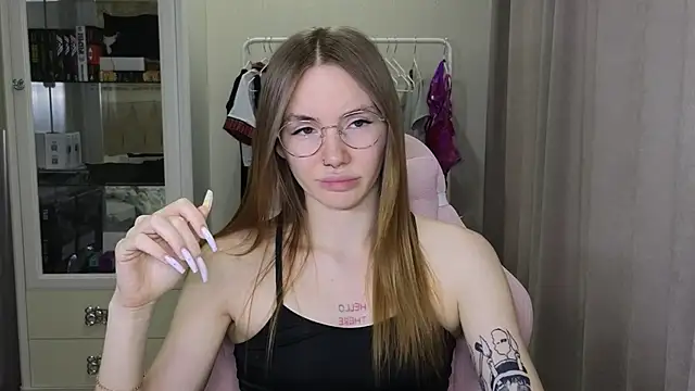 Snapshot of littlevildevil chatting on January 26, 10:12 am littlevildevil online show from January 26, 10:12 am