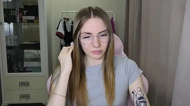 Snapshot of littlevildevil chatting on January 27, 11:54 am littlevildevil online show from January 27, 11:54 am