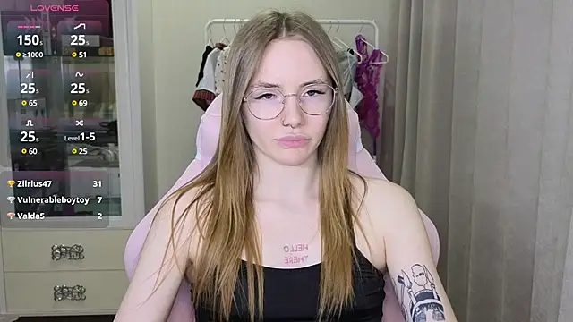 Snapshot of littlevildevil chatting on February 20, 2:13 pm littlevildevil online show from February 20, 2:13 pm