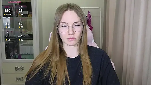 Snapshot of littlevildevil chatting on February 24, 11:10 am littlevildevil online show from February 24, 11:10 am