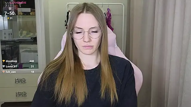 Snapshot of littlevildevil chatting on February 24, 2:15 pm littlevildevil online show from February 24, 2:15 pm