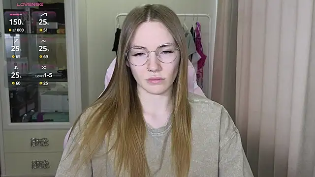 Snapshot of littlevildevil chatting on February 26, 11:20 am littlevildevil online show from February 26, 11:20 am