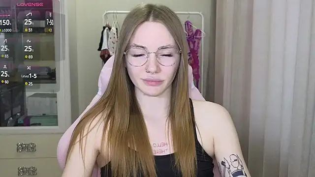 Snapshot of littlevildevil chatting on March 1, 11:17 am littlevildevil online show from March 1, 11:17 am