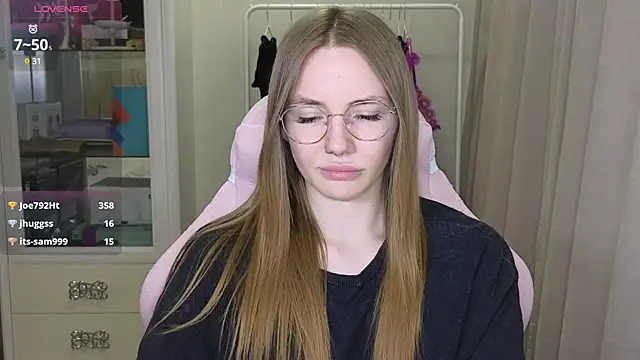 Snapshot of littlevildevil chatting on March 10, 2:16 pm littlevildevil online show from March 10, 2:16 pm