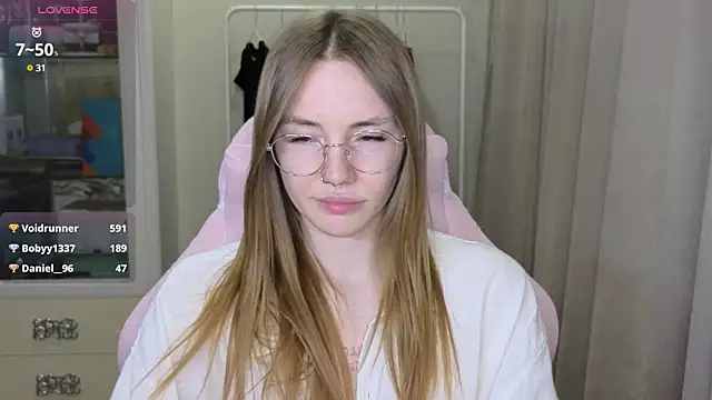 Snapshot of littlevildevil chatting on March 14, 2:19 pm littlevildevil online show from March 14, 2:19 pm