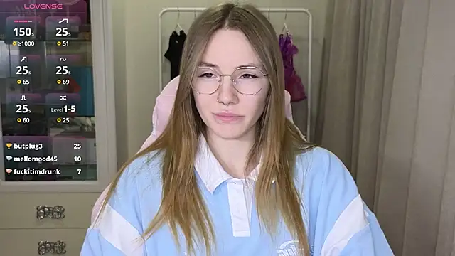 Snapshot of littlevildevil chatting on March 16, 11:49 am littlevildevil online show from March 16, 11:49 am