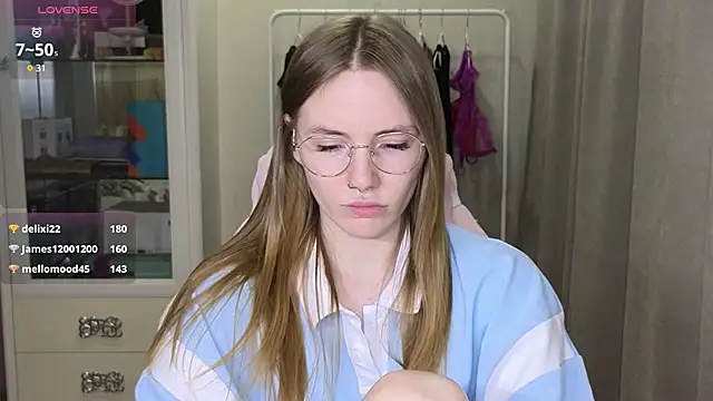 Snapshot of littlevildevil chatting on March 16, 2:55 pm littlevildevil online show from March 16, 2:55 pm